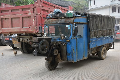 4x4 Pickup Trucks: Utility and Advantages for Small Businesses