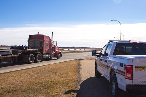 Efficiency Of Digger Derrick Trucks And Bucket Trucks