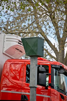 Digger Derrick Trucks And Altec Bucket Trucks Business Of Trucks