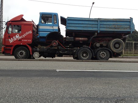 Buying trucks at online auctions? A few things you may not have known