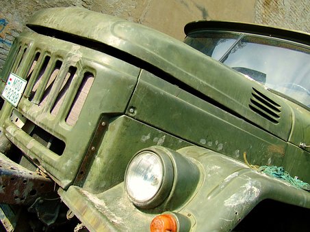 Things To Consider While Buying International Trucks