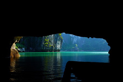 Vietnam sets sights on high-end tourists