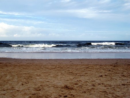 Perfect Holiday with Car Hire in Gold Coast by:Dev Mishra