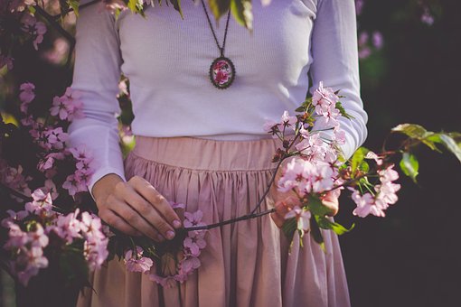 Online Clothing Stores Offer Western Fashion For Women