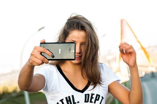 How To Get A Woman Interested In Dating You - 3 Secrets To Build Her Attraction For You