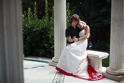 For A Rendezvous Between The Bold And The Beautiful