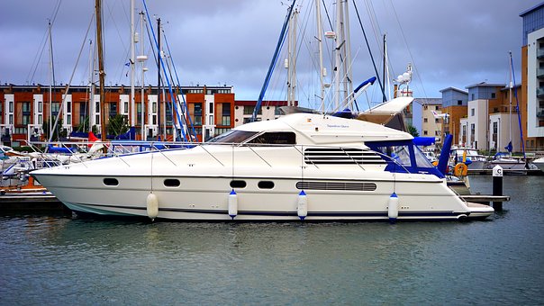 Different Seasons And Their Impact On Sailing