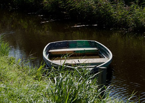 Experience Visitors Attractions And Paris Waters In Parisian Boats