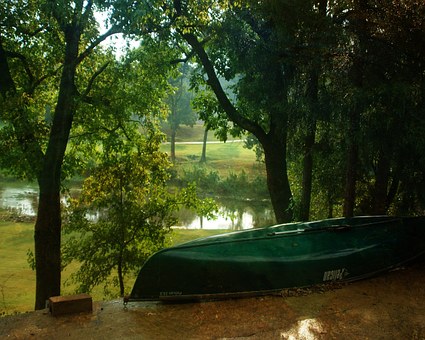 Buy Used Boats To Have Fun With Your Loved Ones In Water