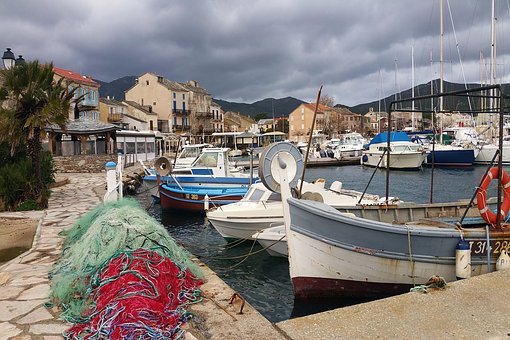Buy Boats But With A Bit Of Caution