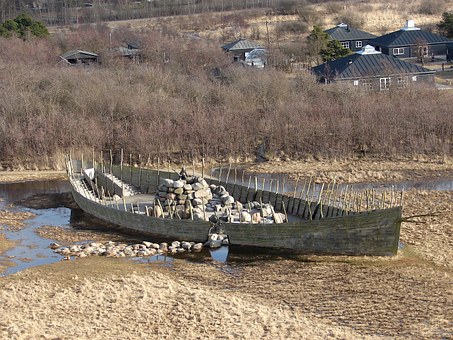 Ensure You Have A Proper Trailer For Your Boat
