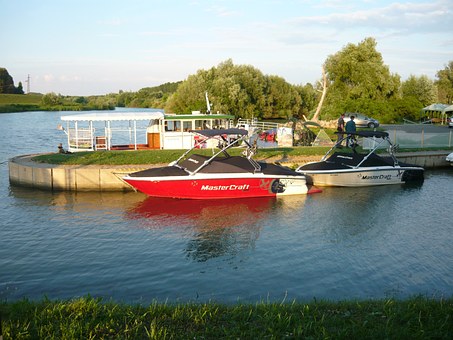 What To Consider When Purchasing Boat Dealers Insurance