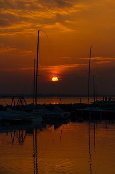There Is Not Better Time Spent With Your Family Then On A Boat