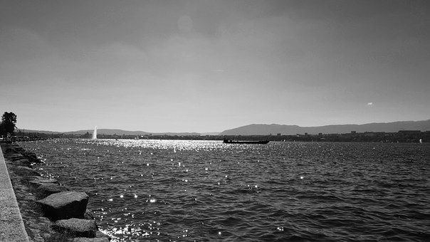 The Five Best Reasons to Take up RC Sailboats — When Other People Do It So Easily!