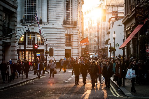 The plus Points of Business Credit Service to help you meet your needs