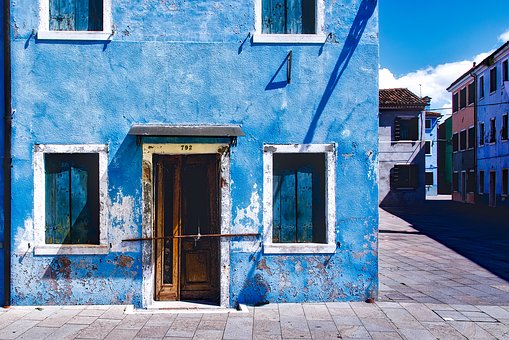 How To Create A Clear Distinction And Increased Credibility For Your Business!