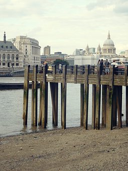 Factors To Consider When Choosing London Solicitors