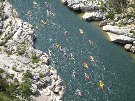 10 Family Vacation Ideas for the South of France by:Orson Johnson
