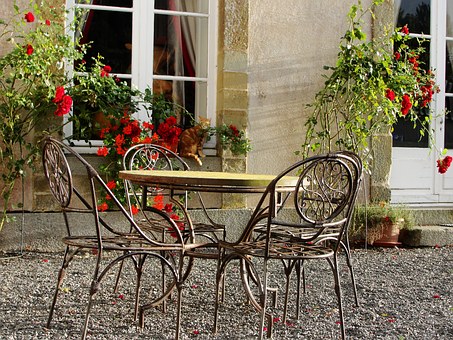 10 Family Vacation Ideas for the South of France by:Orson Johnson