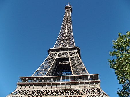 M6: French Television Private Forever
