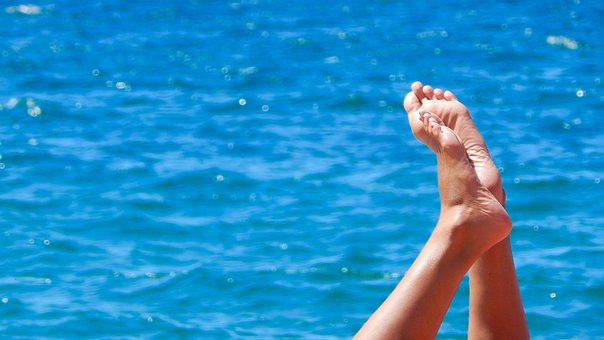 Hotel Online Booking - Empowering the Online Consumer to Make Informed Hotel Booking Decisions by:James Brad Lee