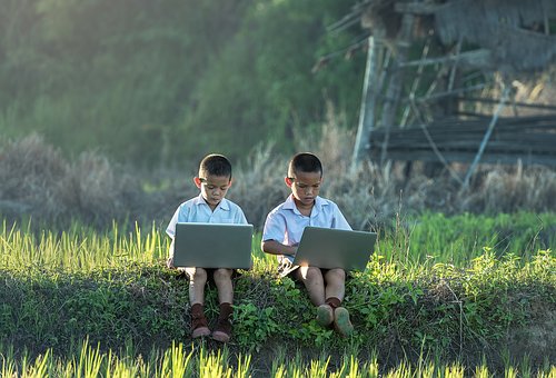The Advantages of Philippine-Based Online Shops for OFWs