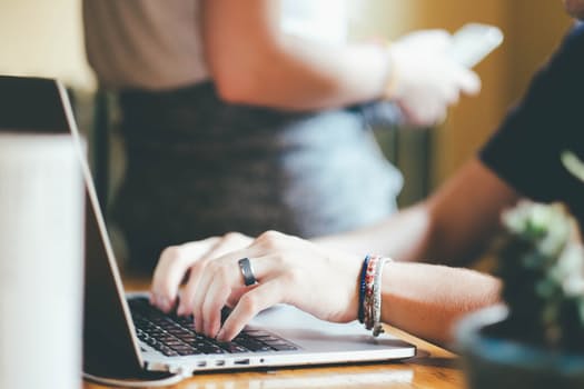 Locating trustworthy trades people currently operating in your area with the help localtraders