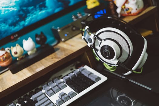 Choosing The Right Merchant Account Provider by:Mark Woodcock