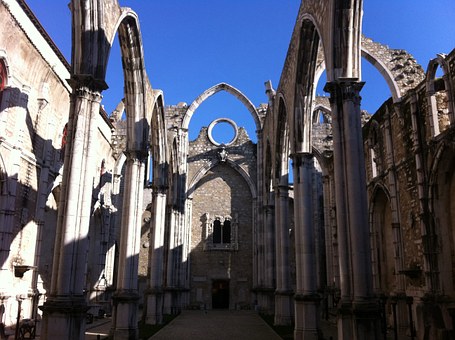 Your Selection of Holiday Rentals In Portugal 2010 by:Paul Johnston