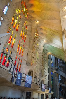 10 Must-See Attractions While Traveling To Madrid