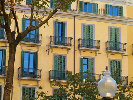 Tourism In France And Dubai