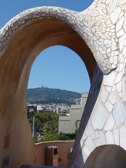 Enjoy Historical Destinations Of Greece, Berlin And Belgium