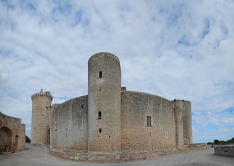 Travel To Spain Tips - Get Vaccinated