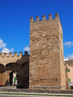 Five Menorca resorts for your next holiday