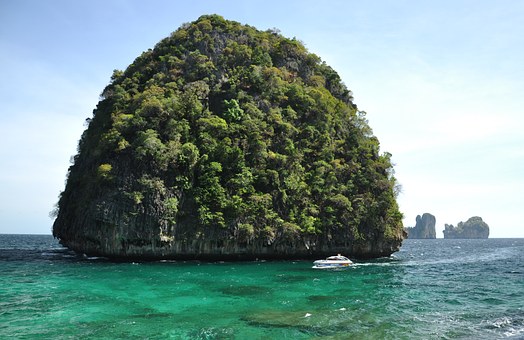 Amora Beach Resort